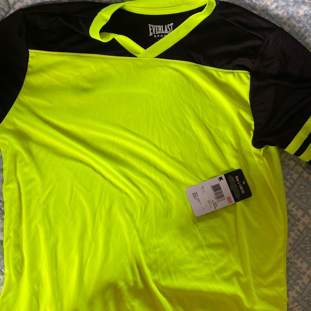 Everlast yellow and black shirt